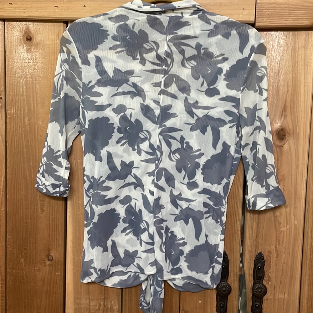 Sweet Pea Grey and Cream Floral Blouse - Picture 4 of 5